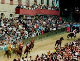 Palio op het Piazza del Campo Palio op het Piazza del Campo